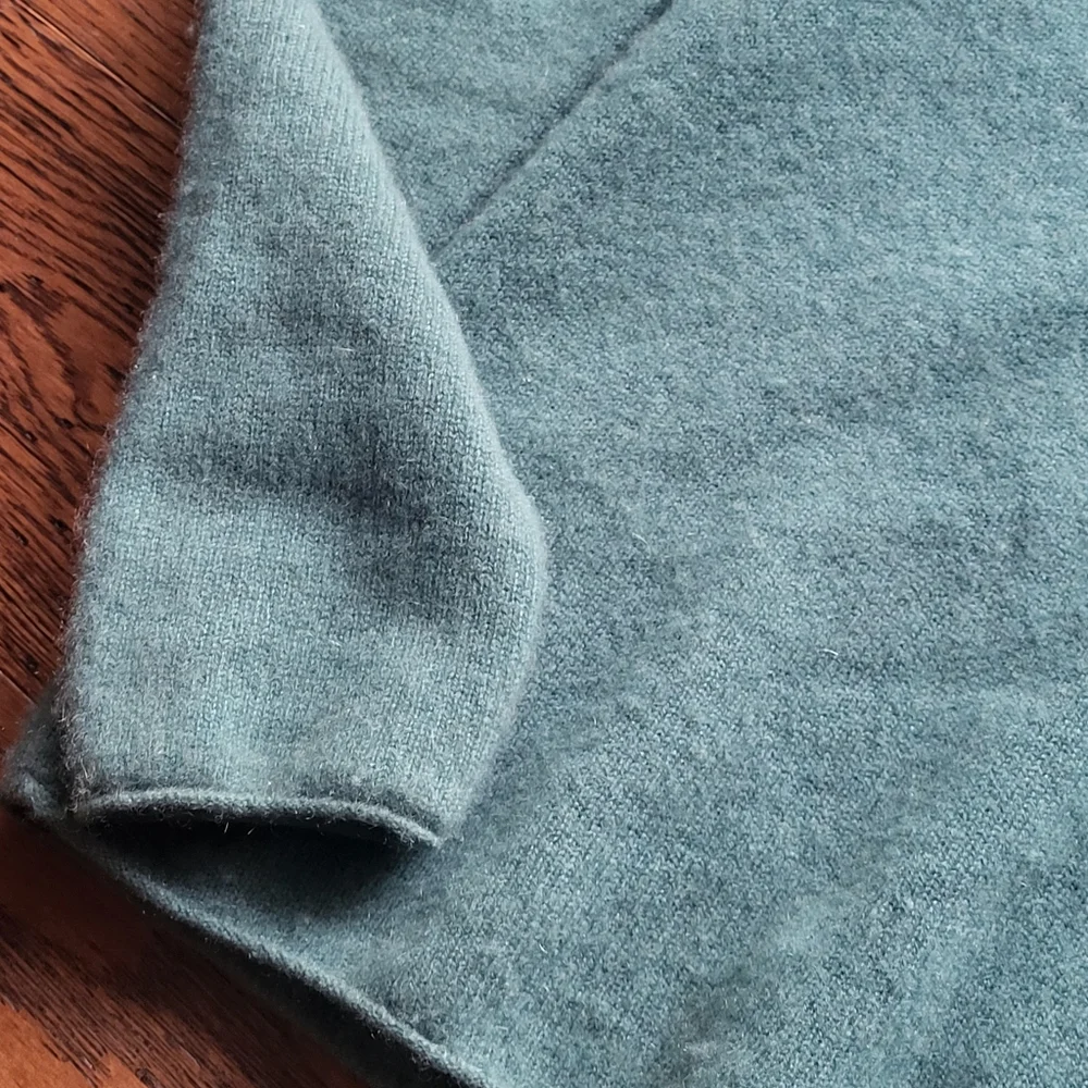 ATM Cashmere‎ V-neck Women's Teal Sweater. Size XS